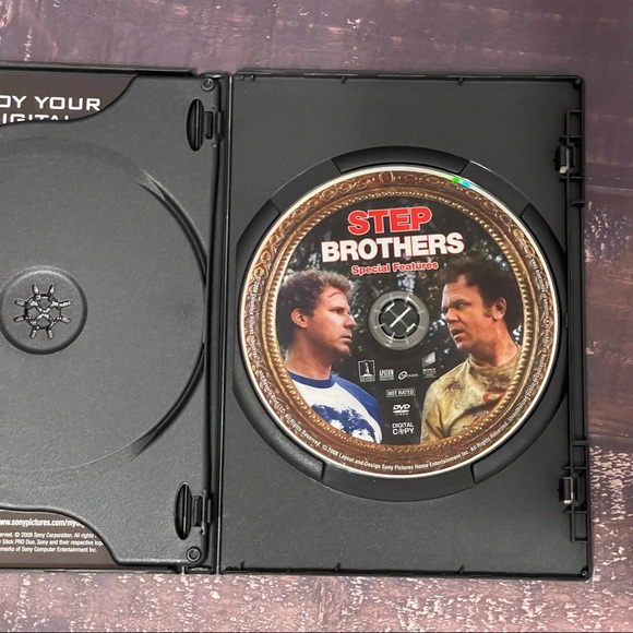 “Step Brothers” 2 disc unrated widescreen - Picture 3 of 4